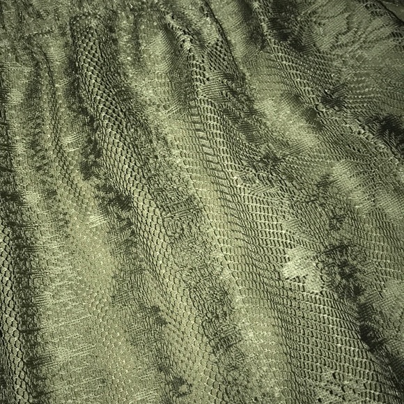 Off the shoulder tops - Picture 2 of 3